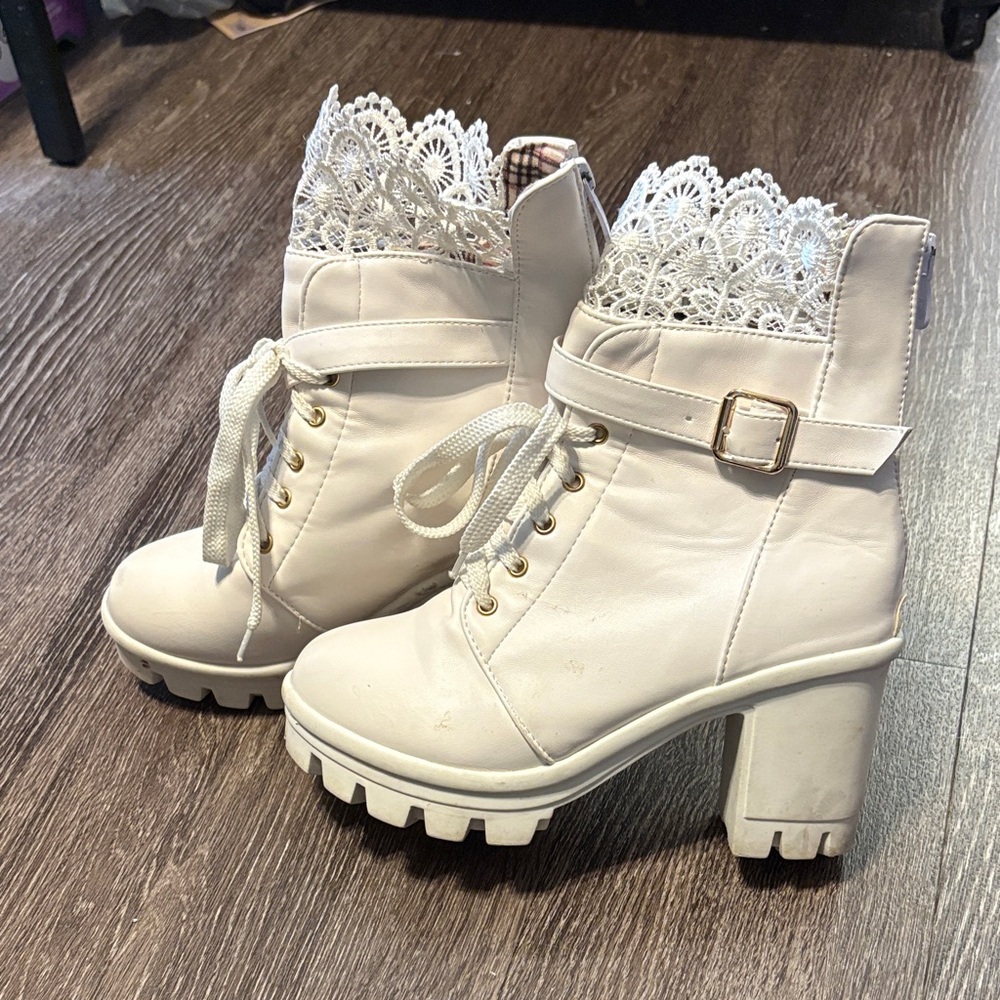 Elegant White Lace Ankle Boots